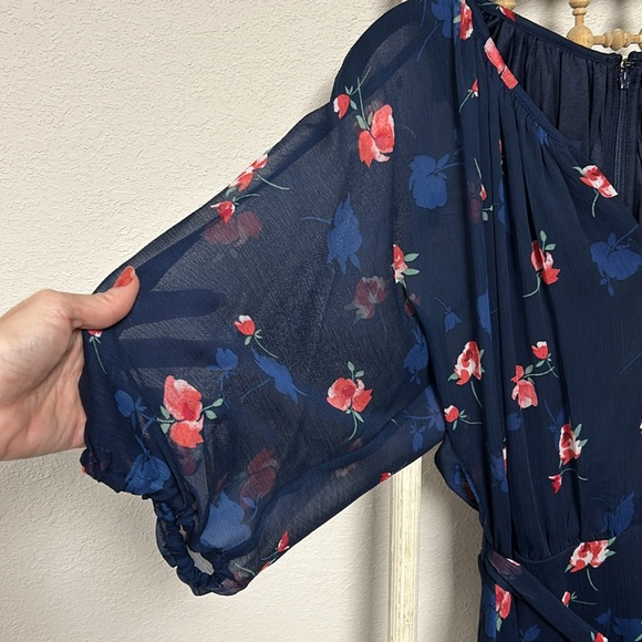 NWT DKNY Size 8 Flower Print Dresss - Picture 3 of 9